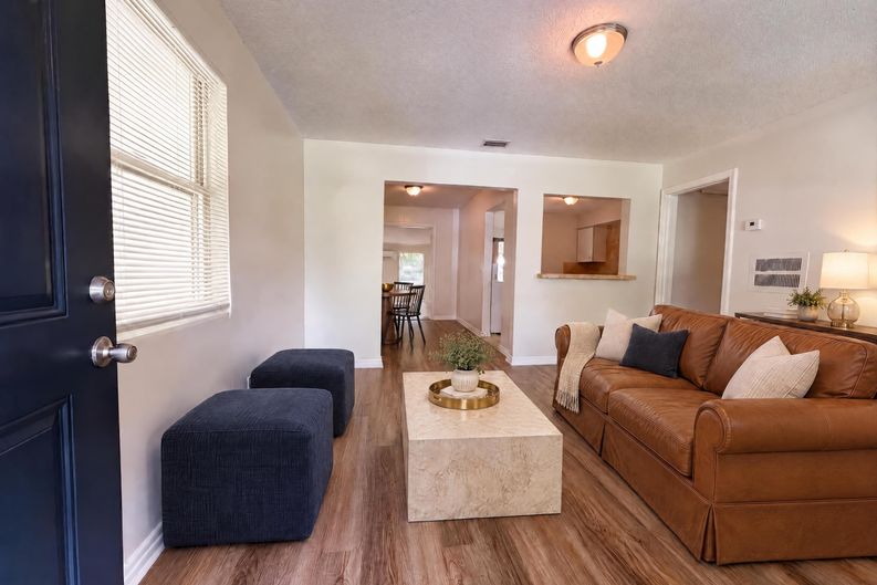 Photo 3 of 20 of 3740 Ballejo Ct W, Jacksonville, FL