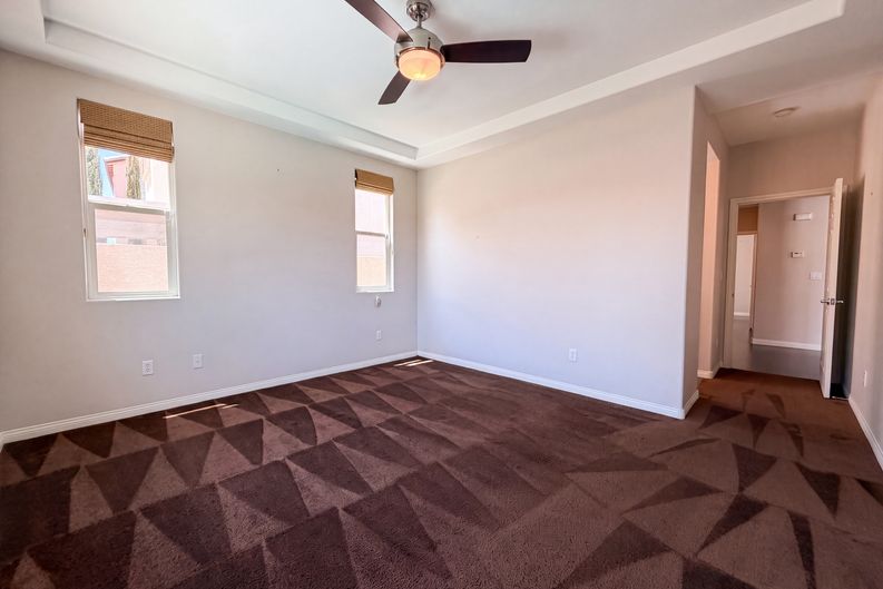 Photo 12 of 21 of 908 Baronet Dr, Las Vegas, NV
