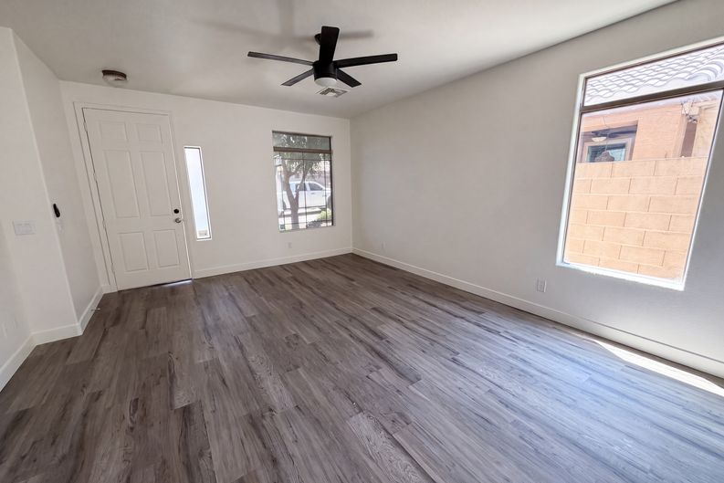 Photo 6 of 23 of 800 S Bedford Dr, Chandler, AZ