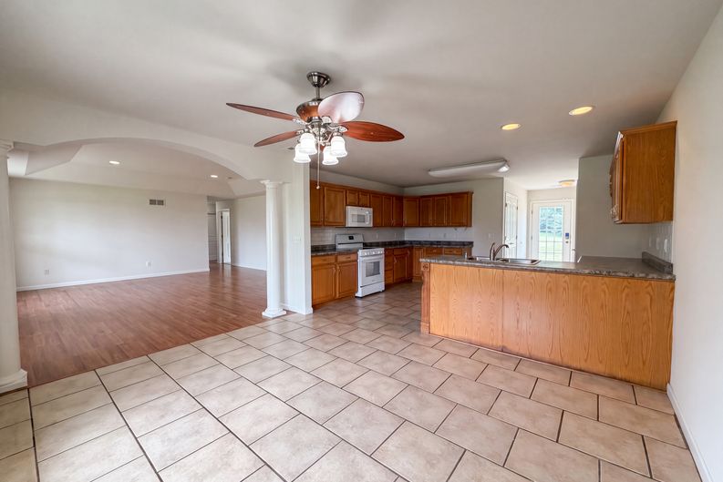 Photo 8 of 26 of 2357 Bastean Rd, Wentzville, MO