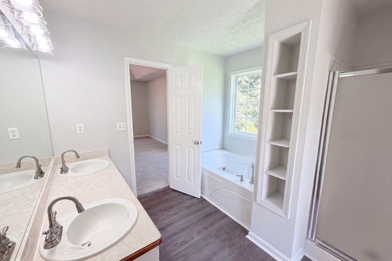Photo 21 of 35 of 1396 Bramlett Forest Ct, Lawrenceville, GA