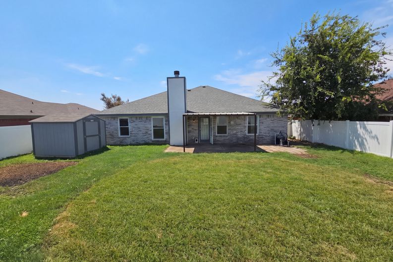 Photo 5 of 16 of 3803 Split Oak Dr, Killeen, TX