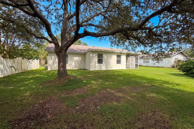 Photo 25 of 26 of 881 Vicksburg St, Deltona, FL
