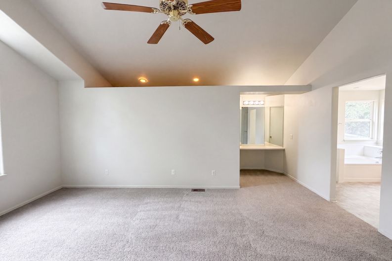 Photo 4 of 40 of 821 Sage Sparrow Cir, Highlands Ranch, CO