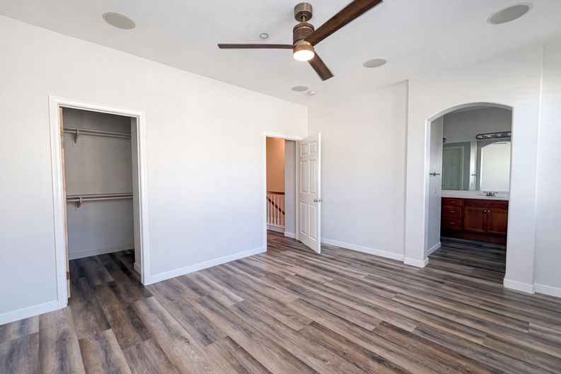 Photo 4 of 25 of 41534 King Palm Ave, Murrieta, CA