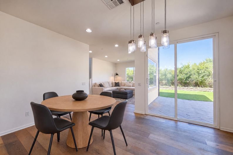Photo 6 of 31 of 21981 Propello Dr, Santa Clarita, CA