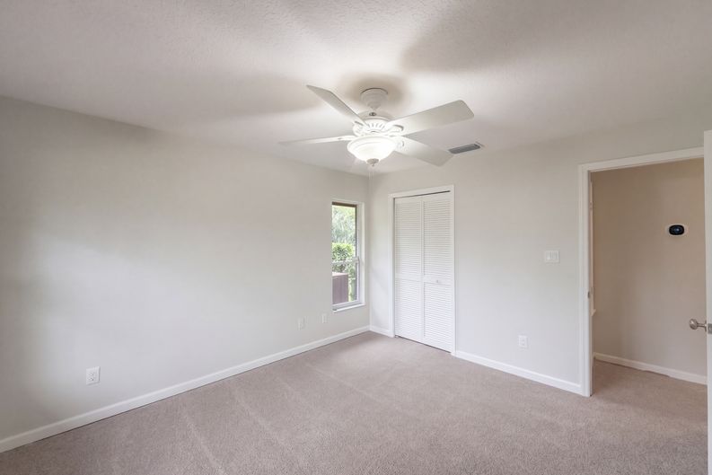 Photo 19 of 30 of 455 Longmeadow Ln, Longwood, FL