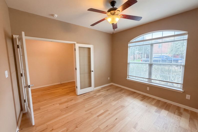 Photo 13 of 36 of 12016 Timber Heights Dr, Austin, TX