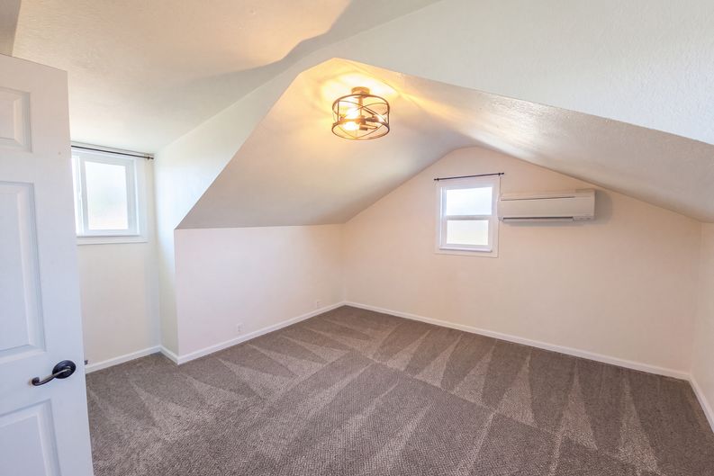 Photo 14 of 22 of 93291 Prairie Rd, Junction City, OR