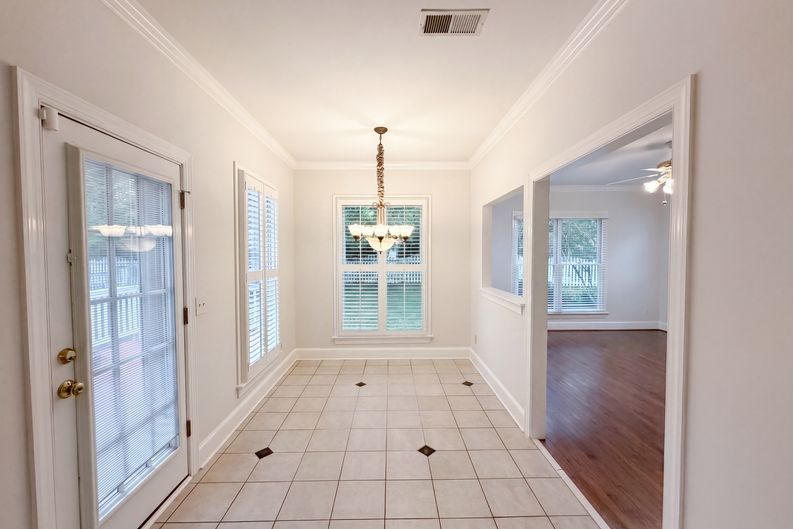 Photo 11 of 21 of 7906 Elphin Ct, Charlotte, NC