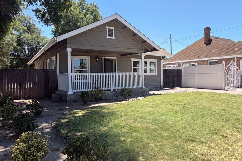 Photo 27 of 29 of 1860 W Willow St, Stockton, CA