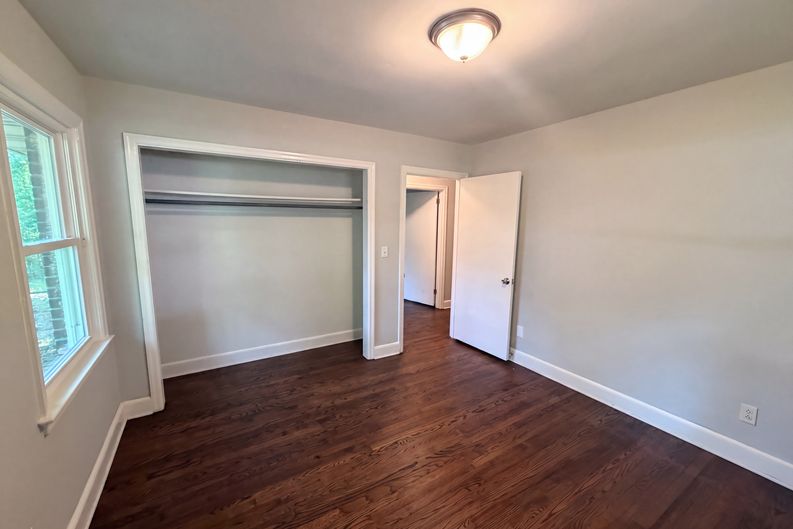 Photo 17 of 23 of 927 Greenlawn Dr, Columbia, SC