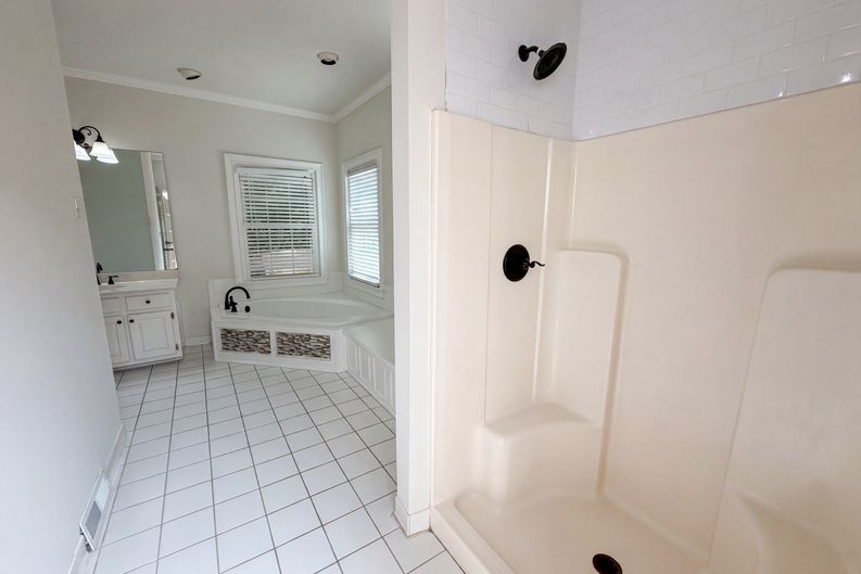 Photo 12 of 26 of 4342 Trotters Way Dr, Snellville, GA