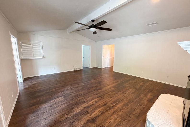 Photo 8 of 20 of 722 S Forest Ln, Duncanville, TX
