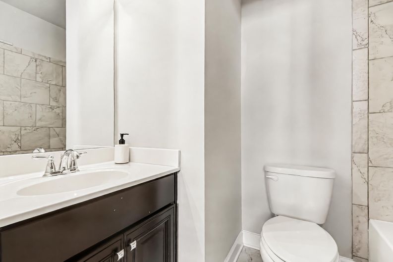 Photo 13 of 19 of 7910 Willoughby Ct, Alpharetta, GA