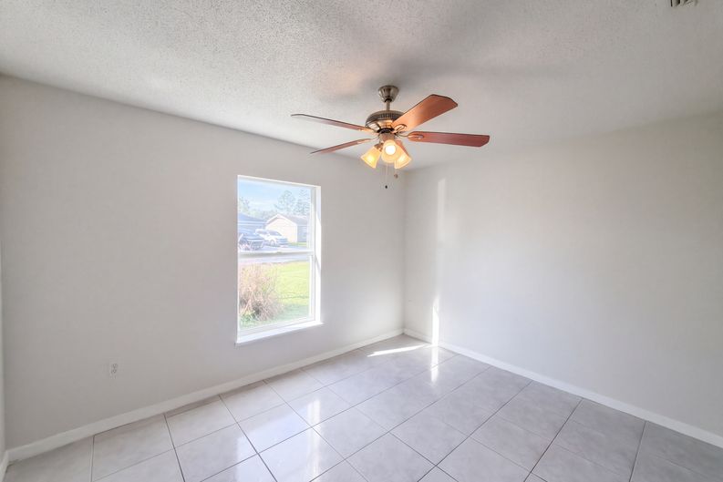 Photo 13 of 16 of 23 Peterlee Ct, Kissimmee, FL
