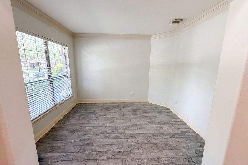 Photo 11 of 36 of 15822 Maple Shores Dr, Houston, TX