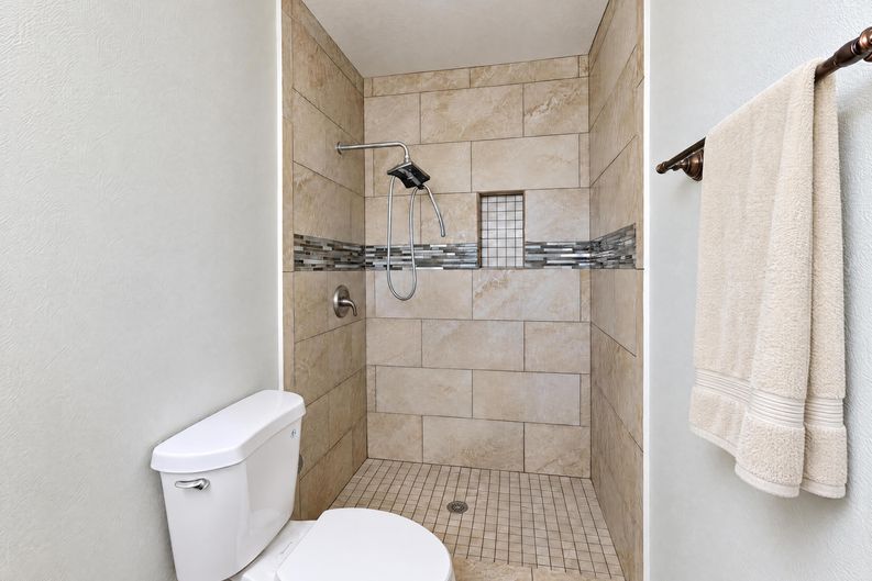 Photo 13 of 21 of 2221 W Altadena Ave, Phoenix, AZ