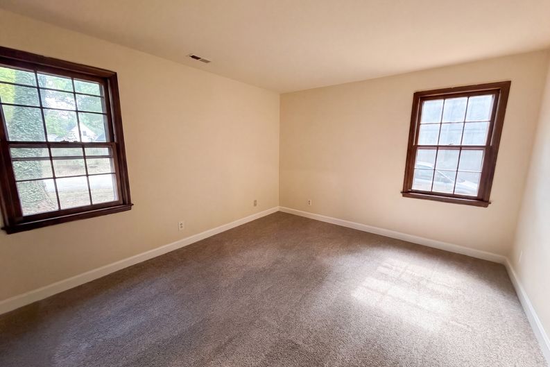 Photo 11 of 16 of 12330 Deerhurst Dr, Midlothian, VA