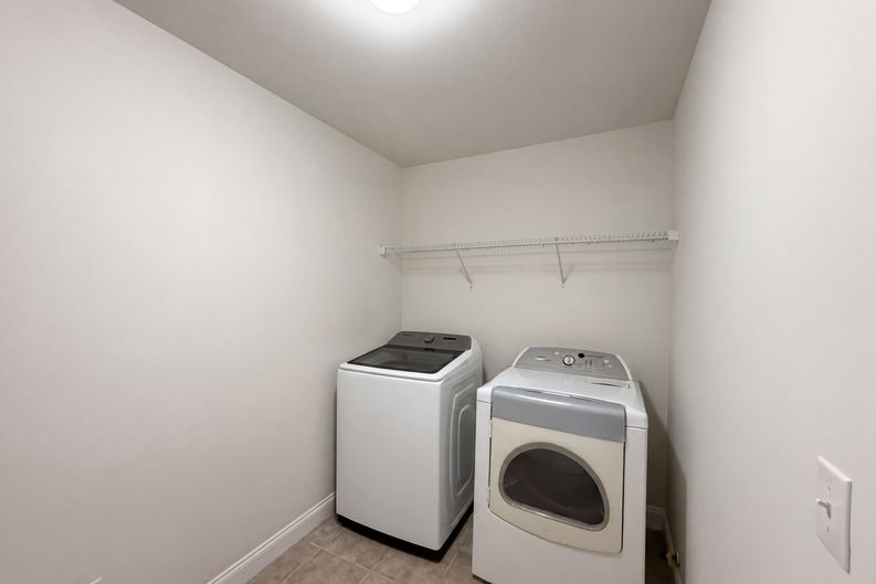 Photo 17 of 23 of 861 Windsor Creek Dr, Grayson, GA