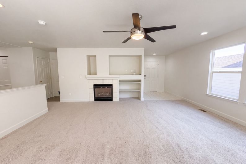 Photo 16 of 27 of 10009 Strathfield Ln, Highlands Ranch, CO