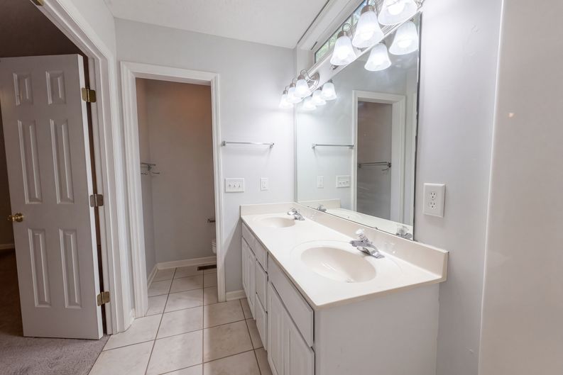 Photo 9 of 17 of 6073 Jones Cir, Sanford, NC