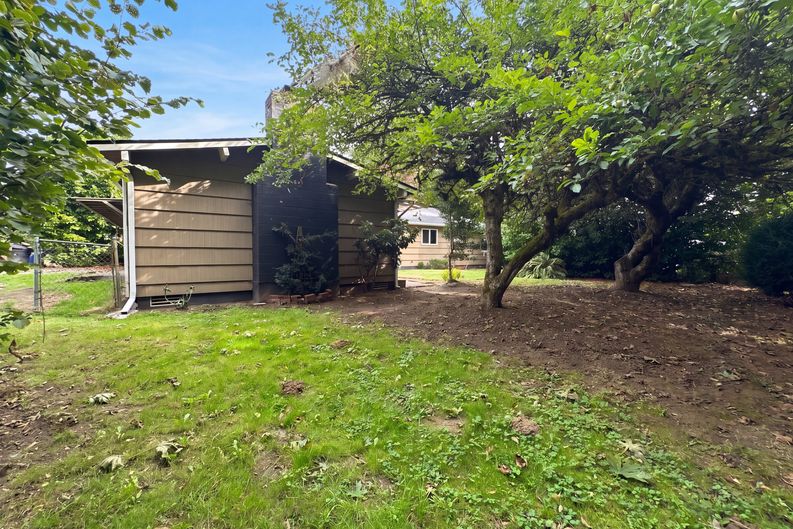 Photo 20 of 21 of 1213 Boulevard Rd SE, Olympia, WA