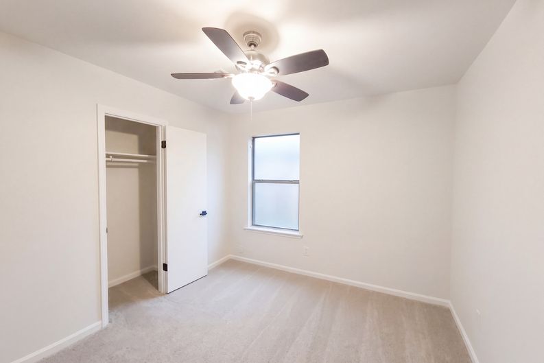 Photo 6 of 14 of 3118 Caliente Ln, Rex, GA