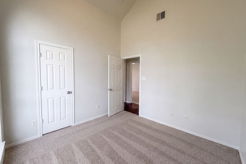 Photo 16 of 26 of 1406 Di Orio Dr, Lewisville, TX