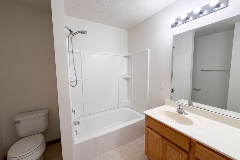 Photo 18 of 25 of 7231 Jewel Ln N, Maple Grove, MN