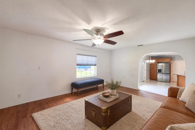 Photo 6 of 15 of 1881 Old Daytona Rd, Deland, FL