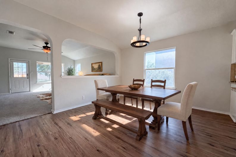 Photo 3 of 16 of 2886 Oakbranch Rdg, New Braunfels, TX