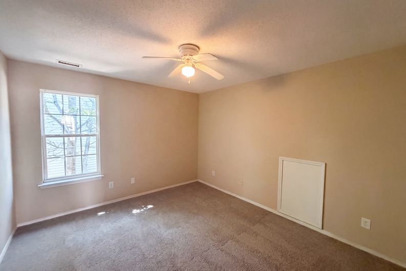 Photo 4 of 18 of 5328 Seaspray Ln, Raleigh, NC