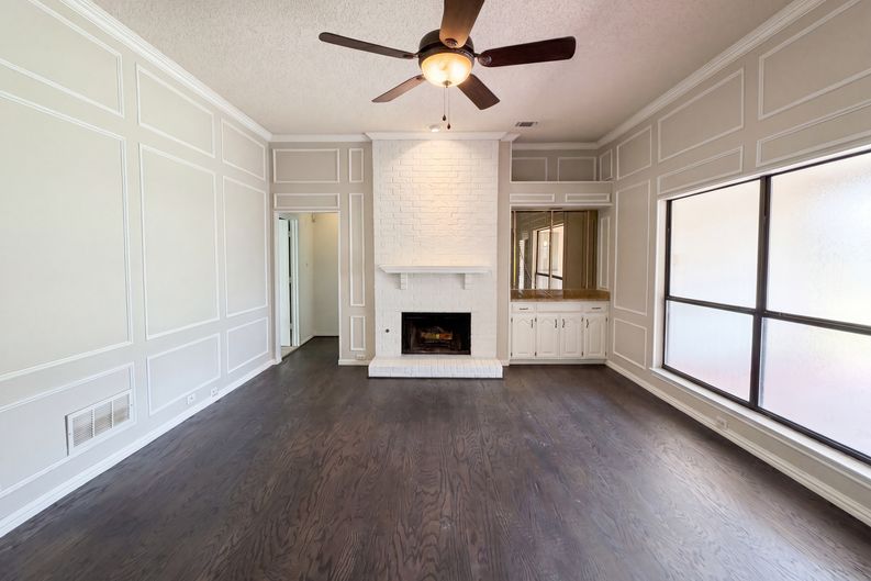 Photo 3 of 16 of 6712 Coach House Ln, Plano, TX