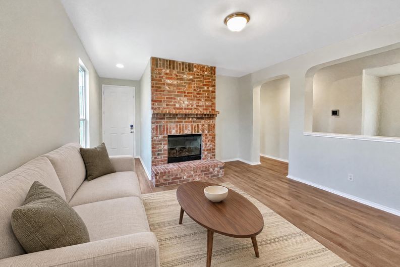 Photo 3 of 20 of 8403 Brazos Pt, San Antonio, TX