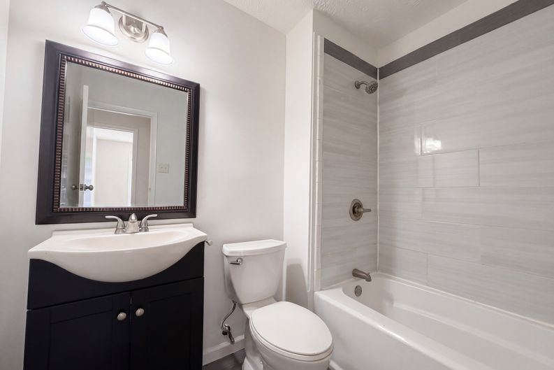 Photo 9 of 16 of 1010 Buckhurst Dr, Atlanta, GA