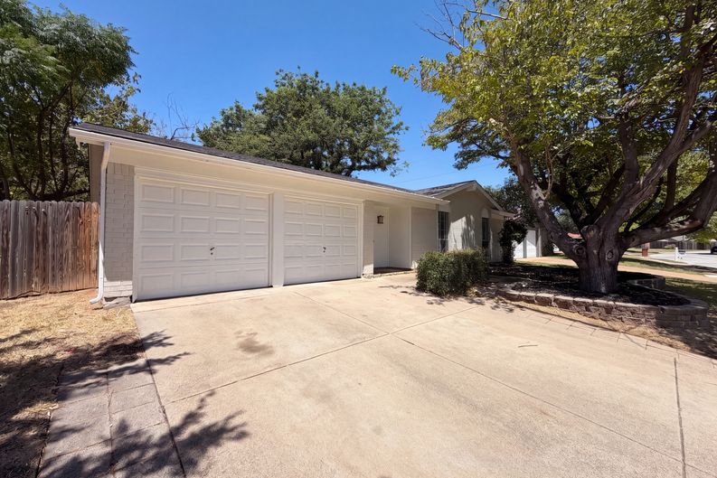 Photo 19 of 24 of 6601 Oaklawn Dr, Watauga, TX