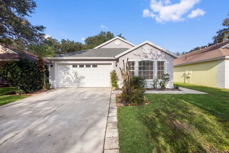 Photo 8 of 34 of 16005 Stags Leap Dr, Lutz, FL