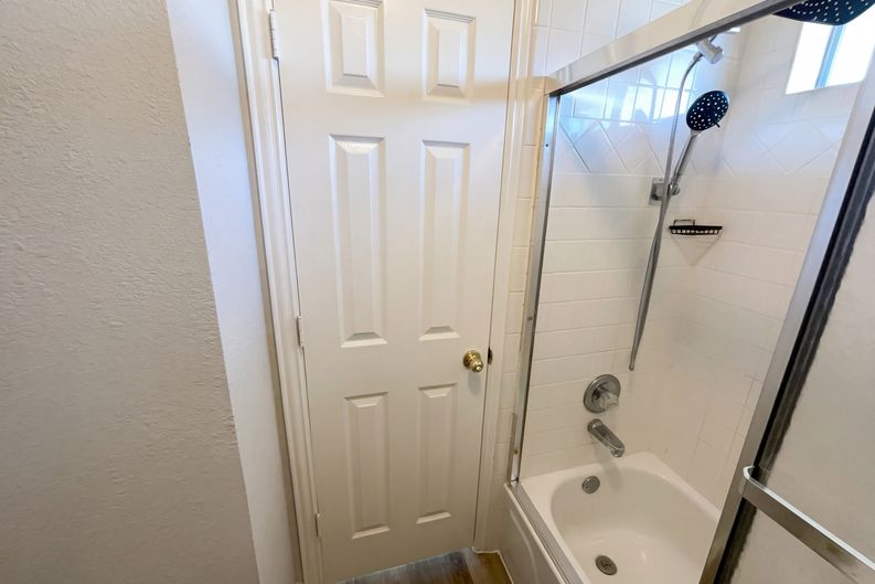 Photo 8 of 23 of 3421 Sandy Trail Ln, Plano, TX