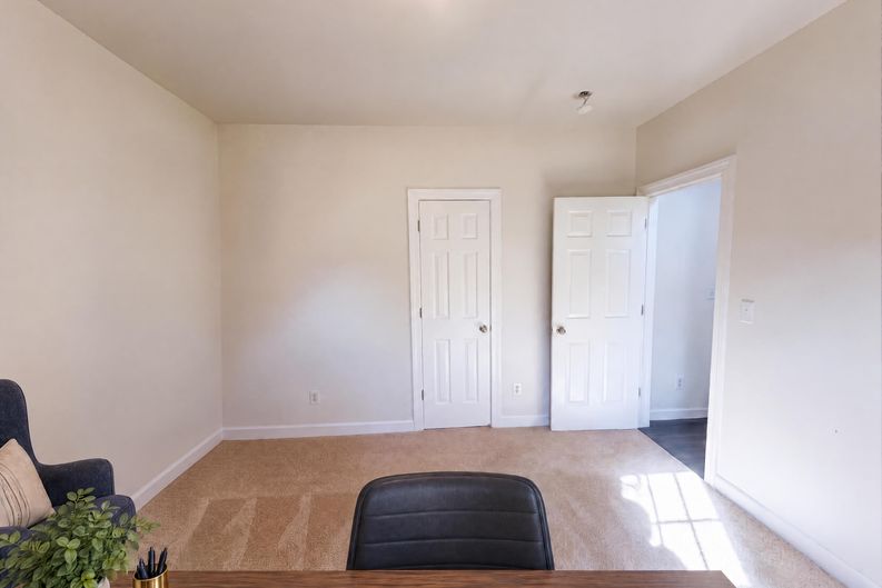 Photo 16 of 22 of 6205 Lea Ray Dr, Greensboro, NC