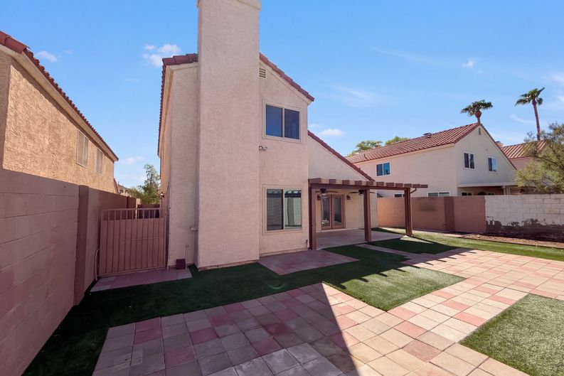 Photo 38 of 43 of 57 Megan Dr, Henderson, NV