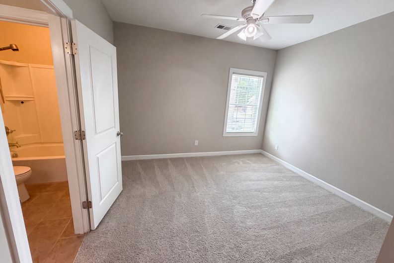 Photo 4 of 43 of 621 Gaelens Ln, Irmo, SC