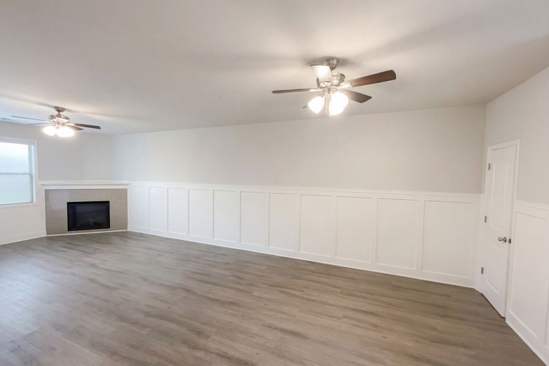 Photo 3 of 19 of 220 Madison Ave, Acworth, GA
