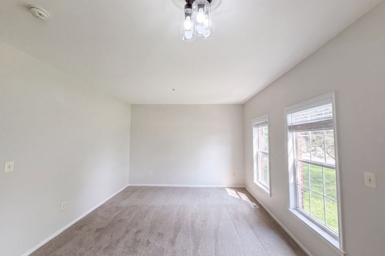 Photo 12 of 25 of 2800 Orchard Summit Ct, Hyattsville, MD