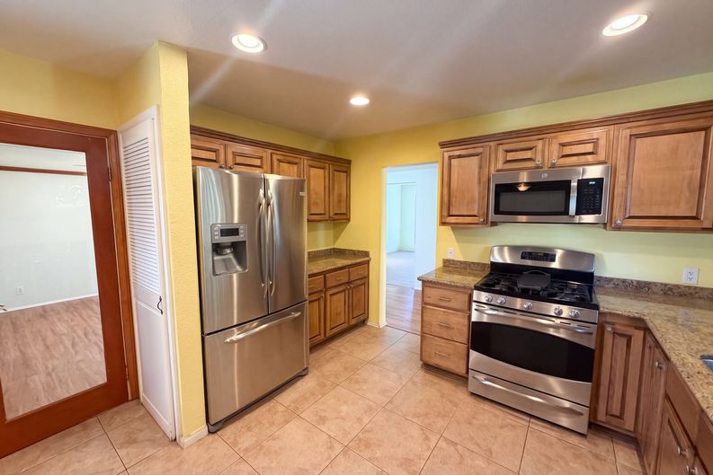 Photo 7 of 23 of 41219 Tava Ln, Hemet, CA