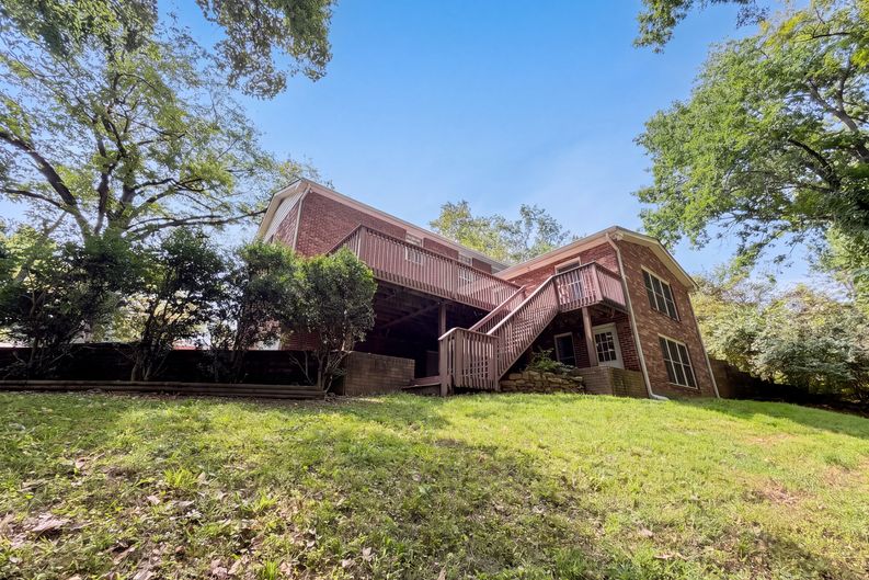 Photo 5 of 27 of 840 Highland Crest Dr, Nashville, TN