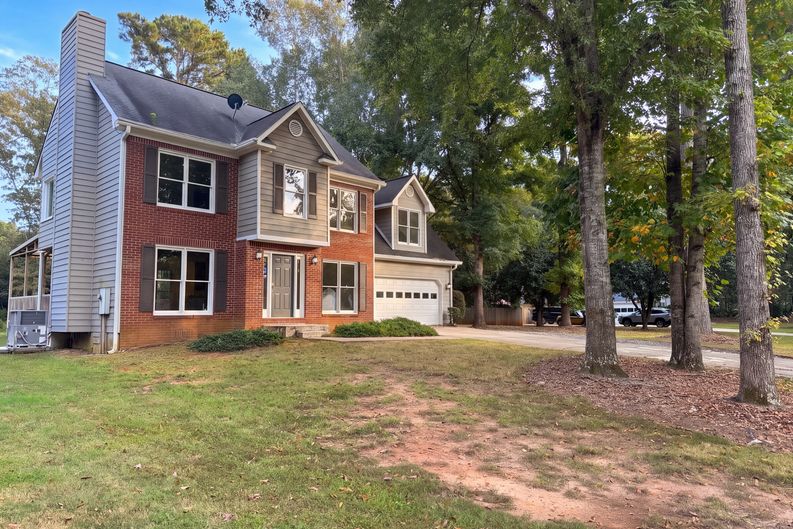Photo 21 of 23 of 1012 Crown Corners Dr, McDonough, GA