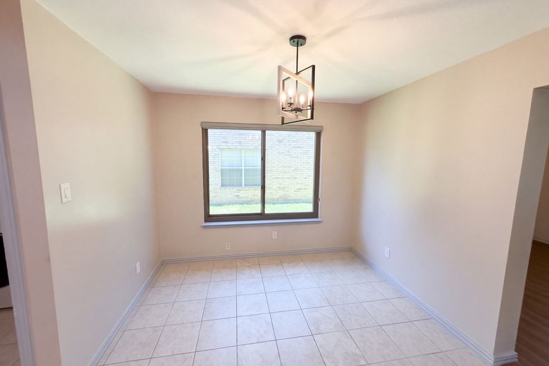 Photo 10 of 34 of 4412 Cedar Valley Dr, Plano, TX
