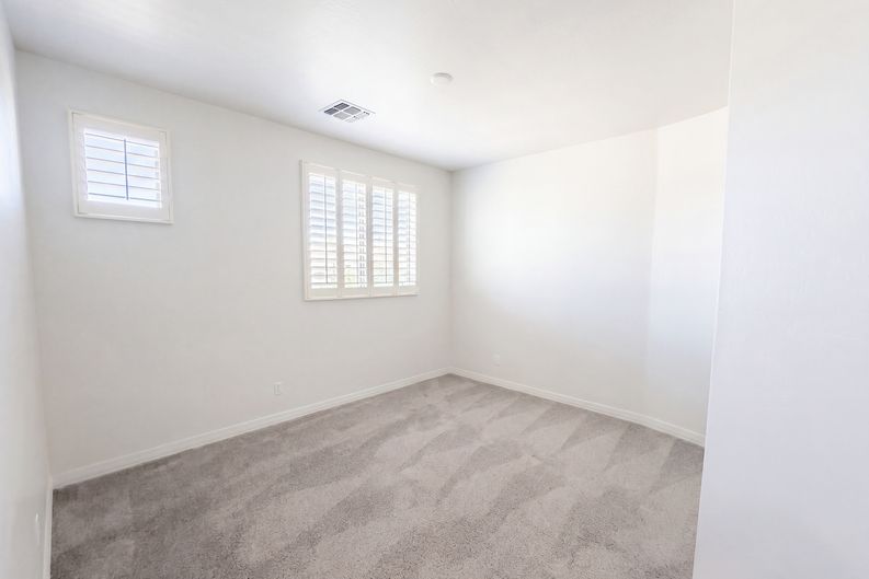 Photo 25 of 43 of 5032 W Yearling Rd, Phoenix, AZ