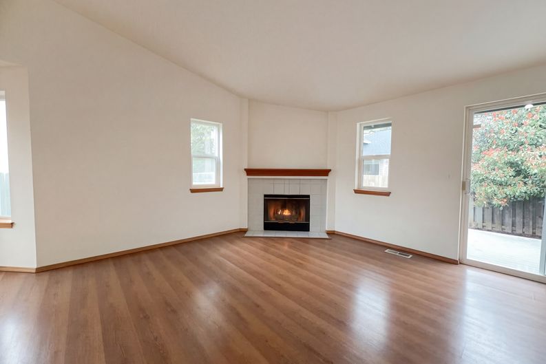 Photo 3 of 16 of 8641 NE Windstone St, Beaverton, OR